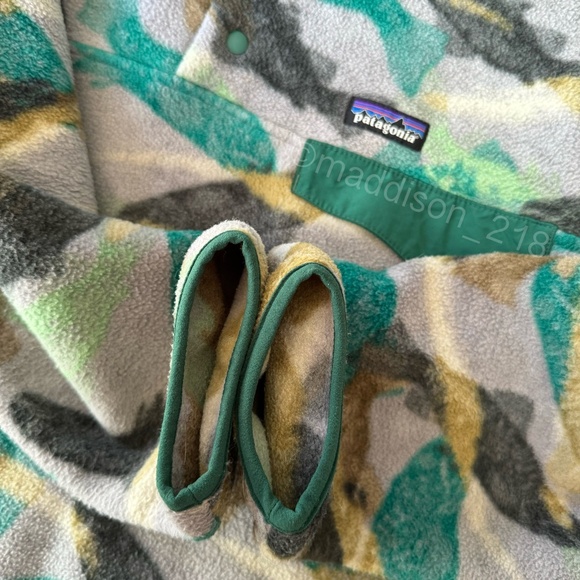 Patagonia Synchilla Snap-T Large Trout Tails Legend Green Fish Swimming Print L - Picture 4 of 11